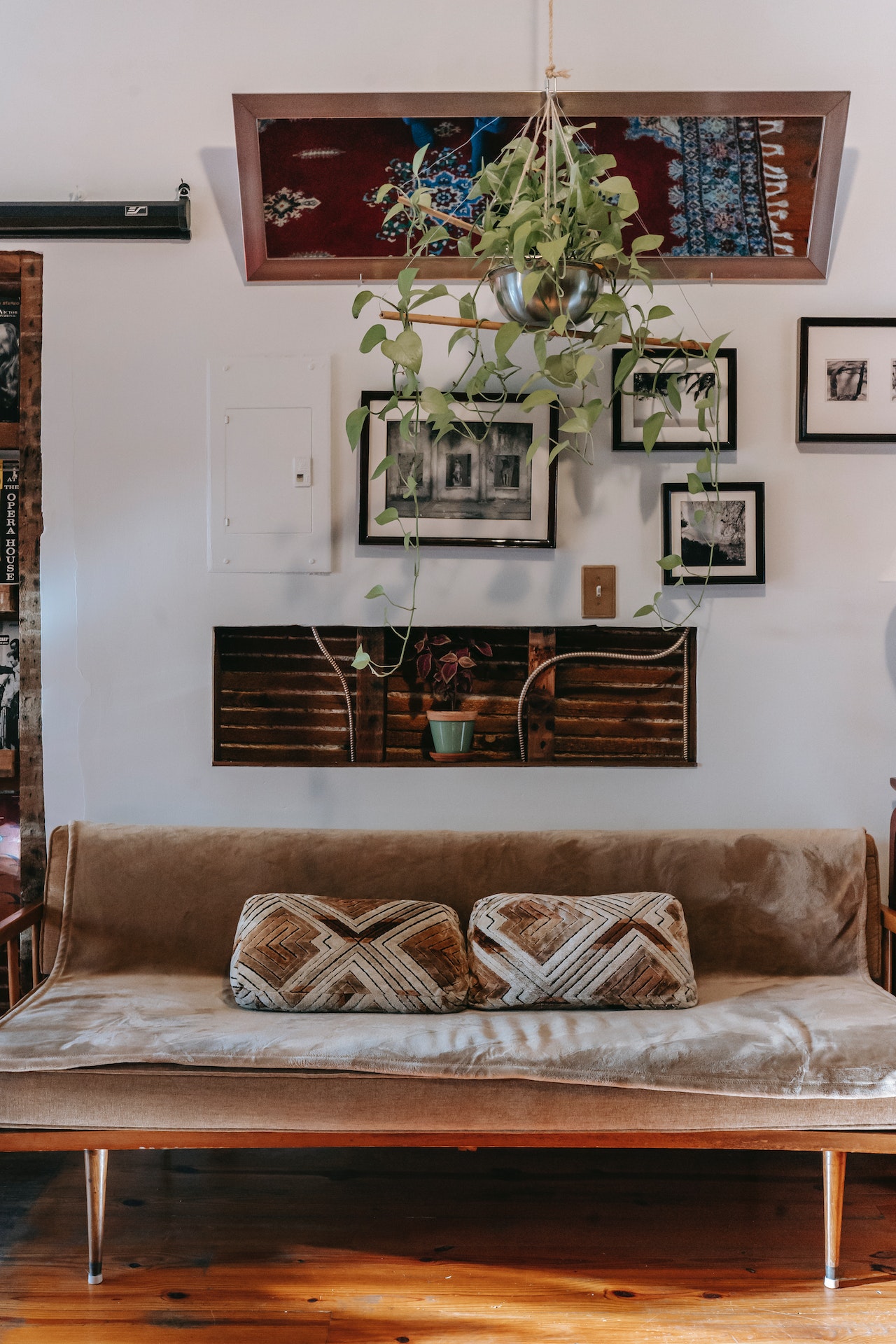 mix and match wall décor