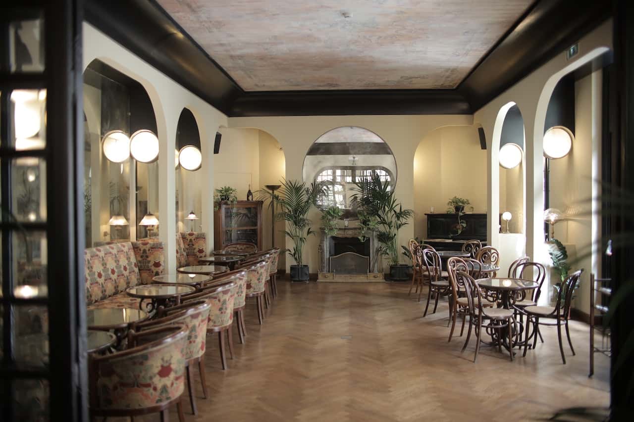 moroccan-inspired arch design for dining halls