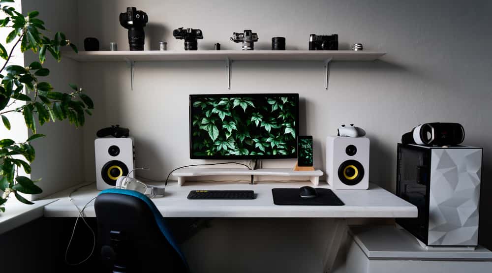 niche home office look