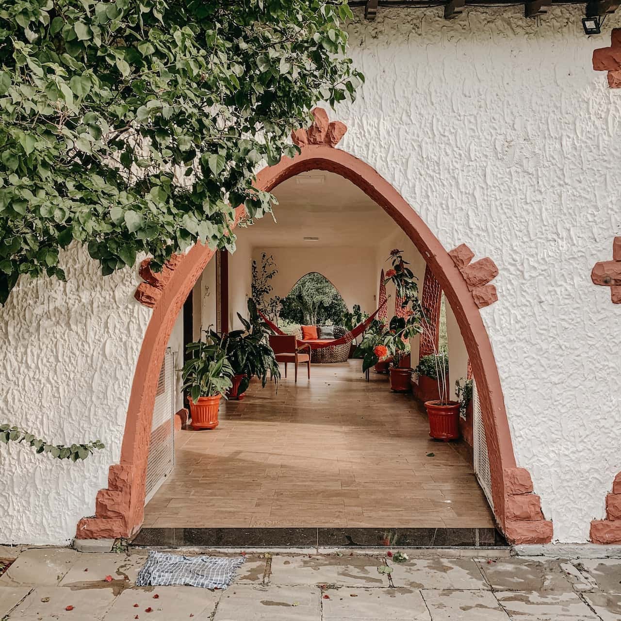 parabolic arch for entrance design