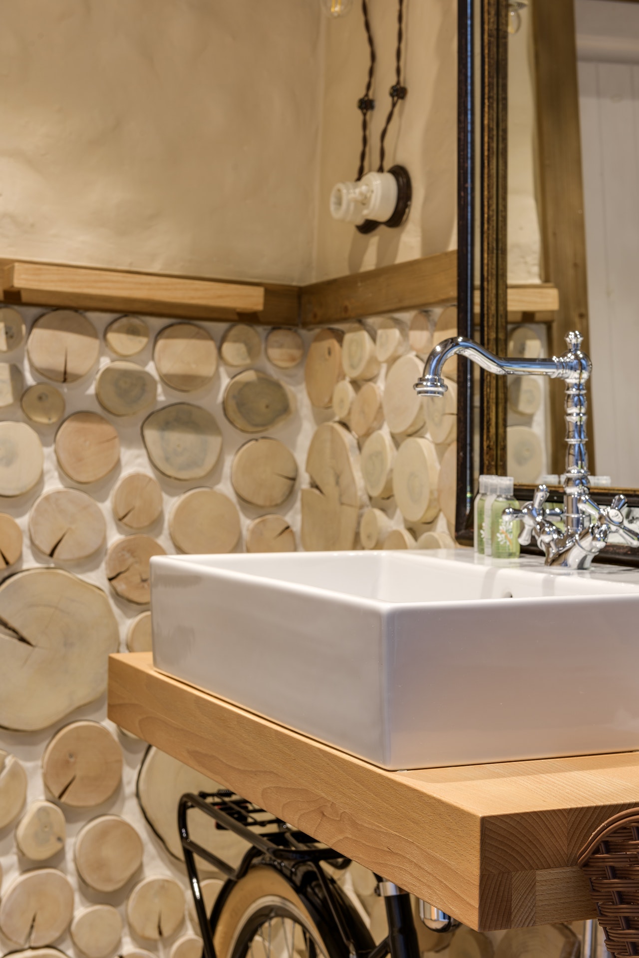 quirky corner wash basin
