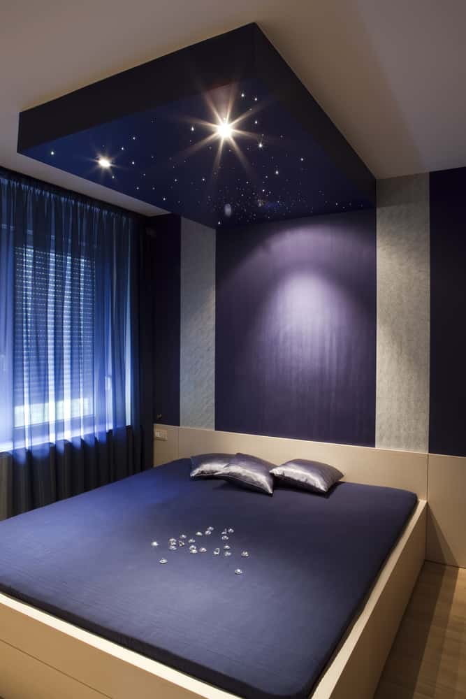 shimmering false ceiling wallpaper
