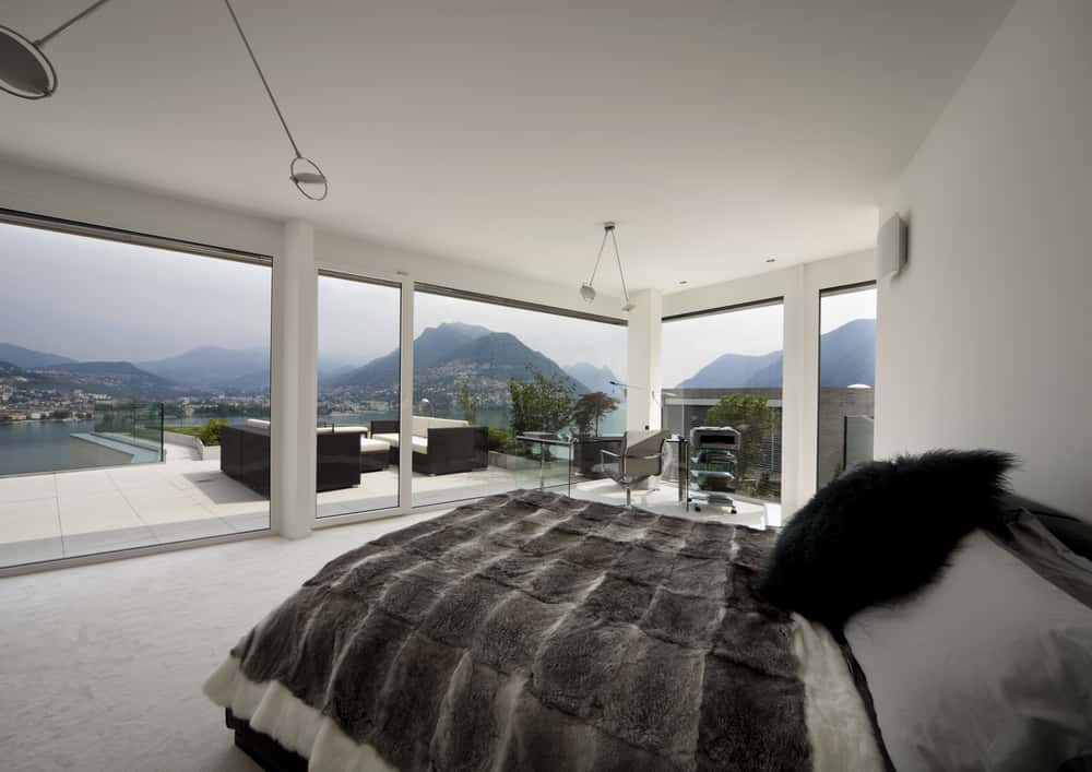 Transparent Glass Wall Design