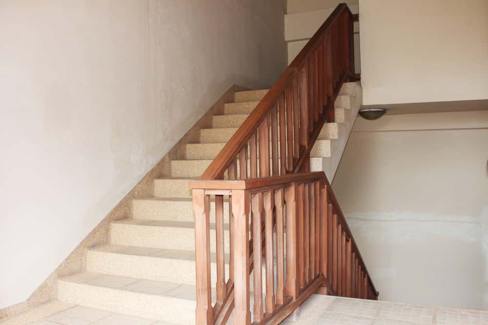 u-shaped staircase building