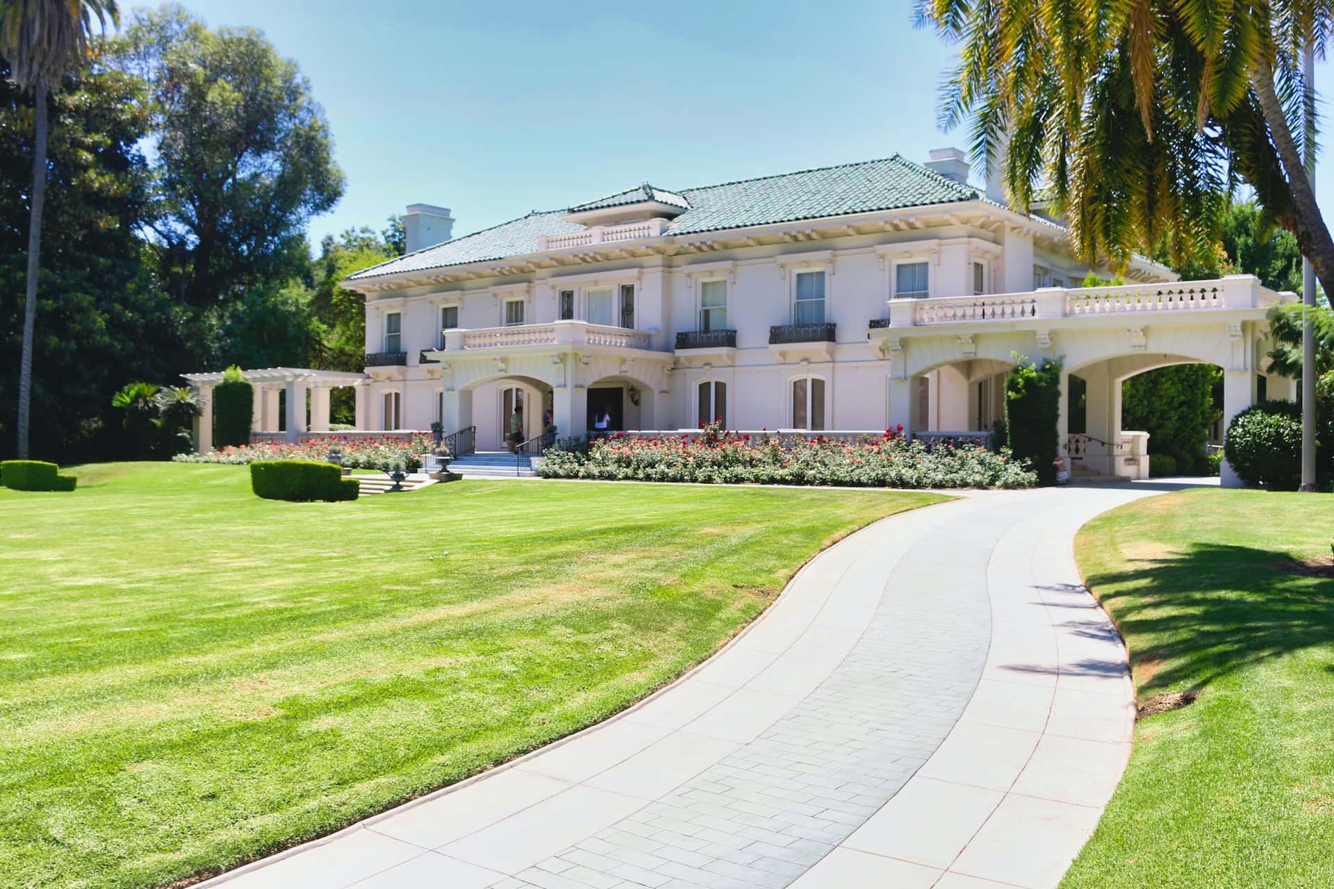 villa-style home elevation design