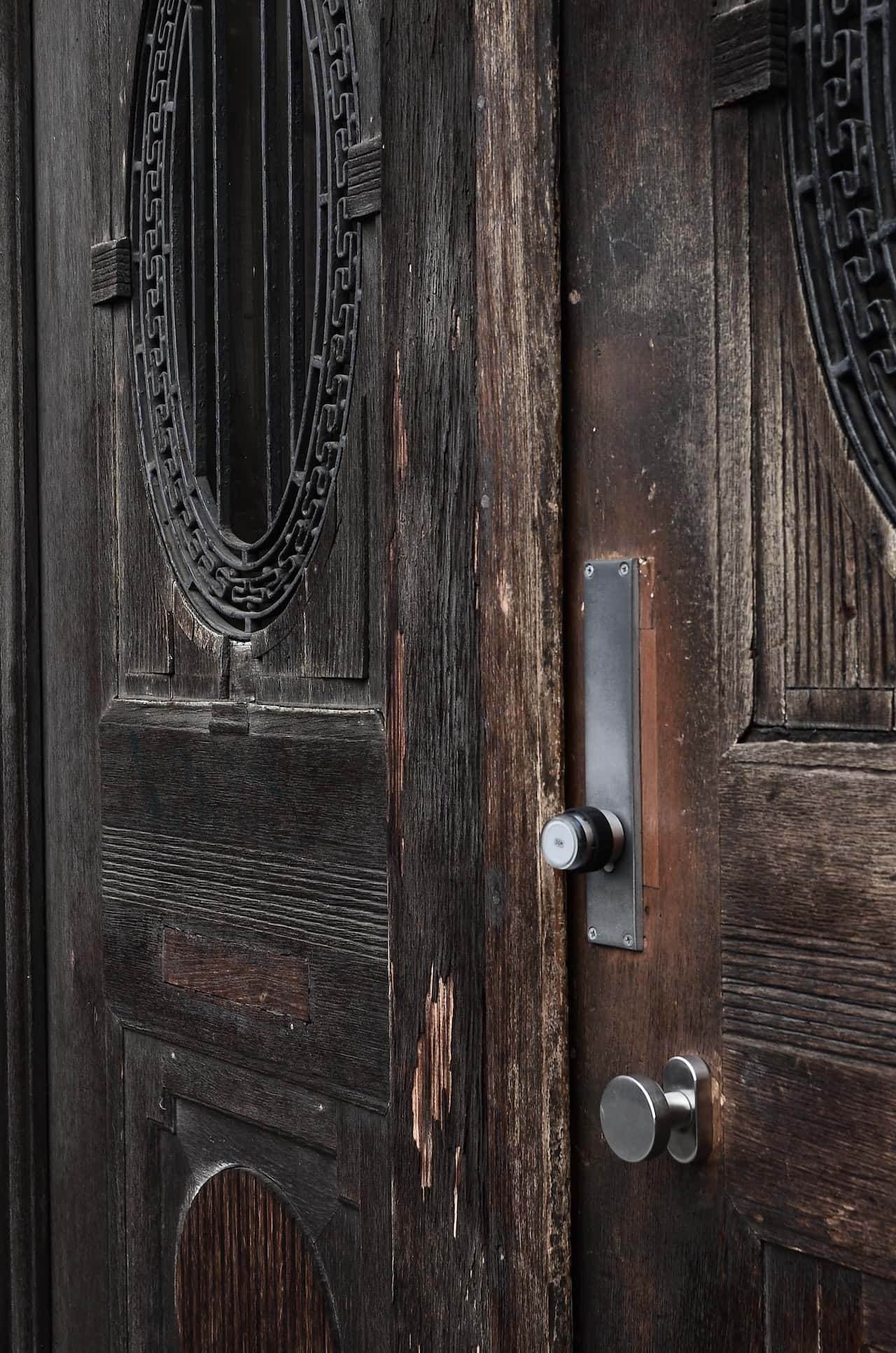 vintage style wood carving design for the main door