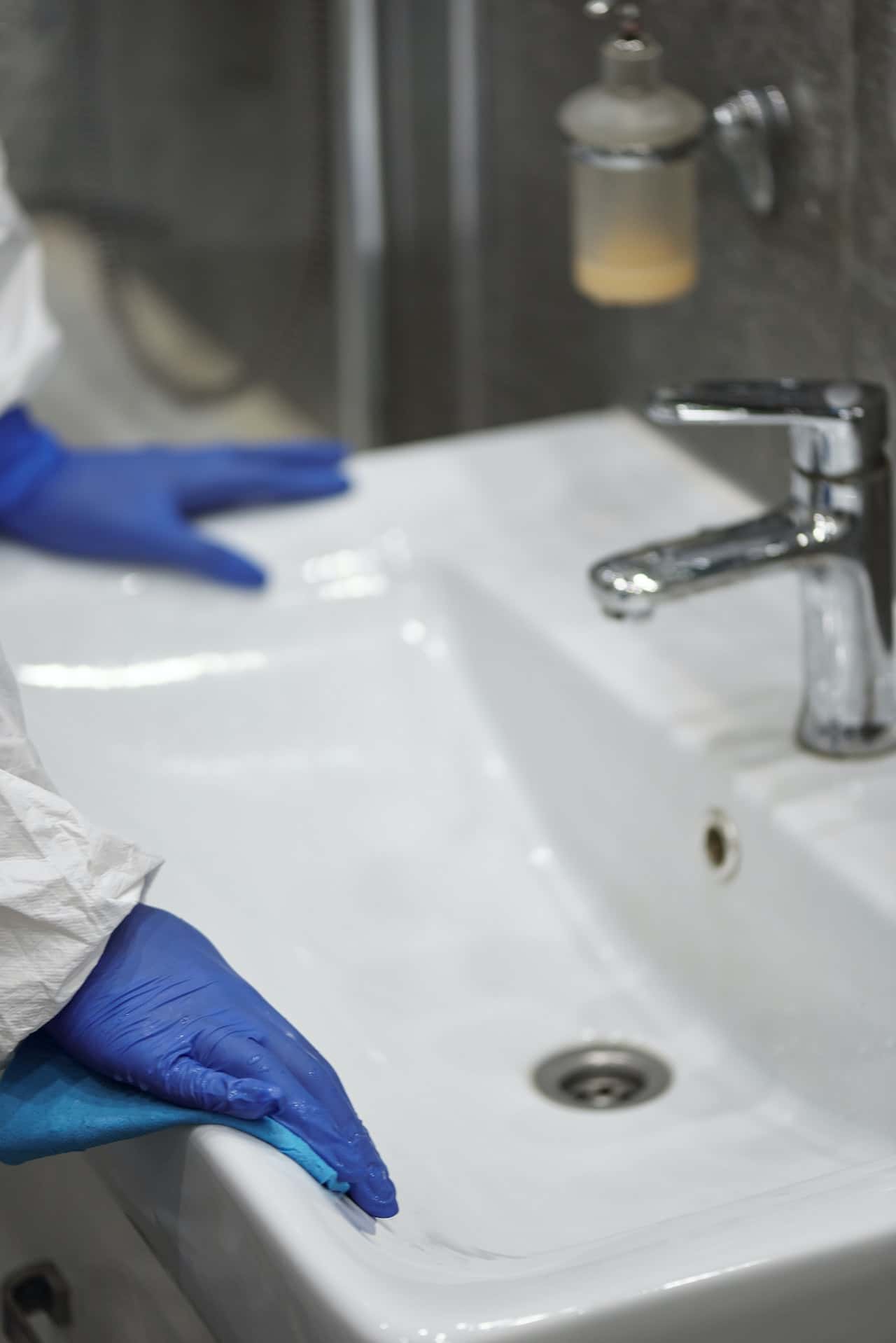 wash basins cleaning