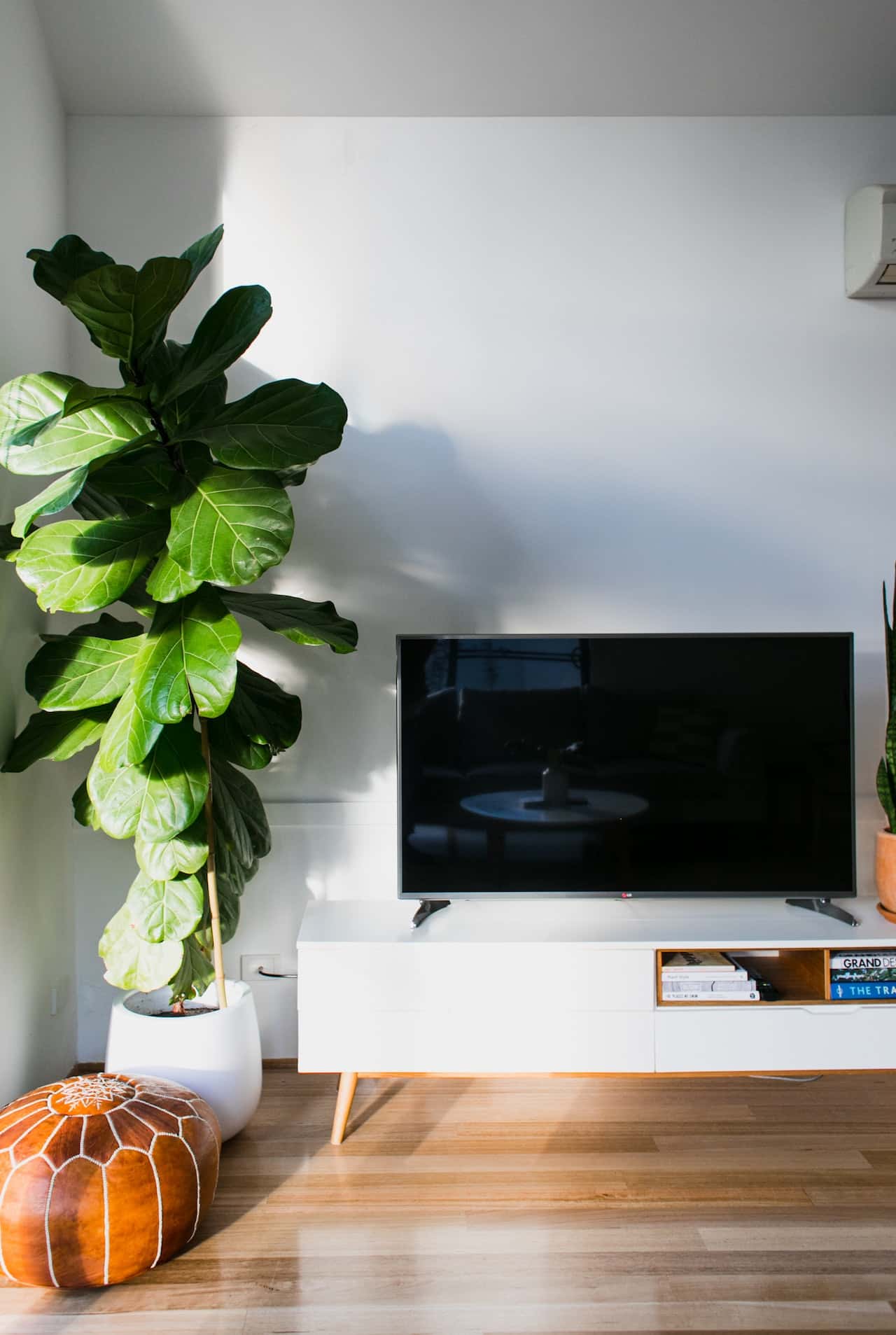 white tv cupboard