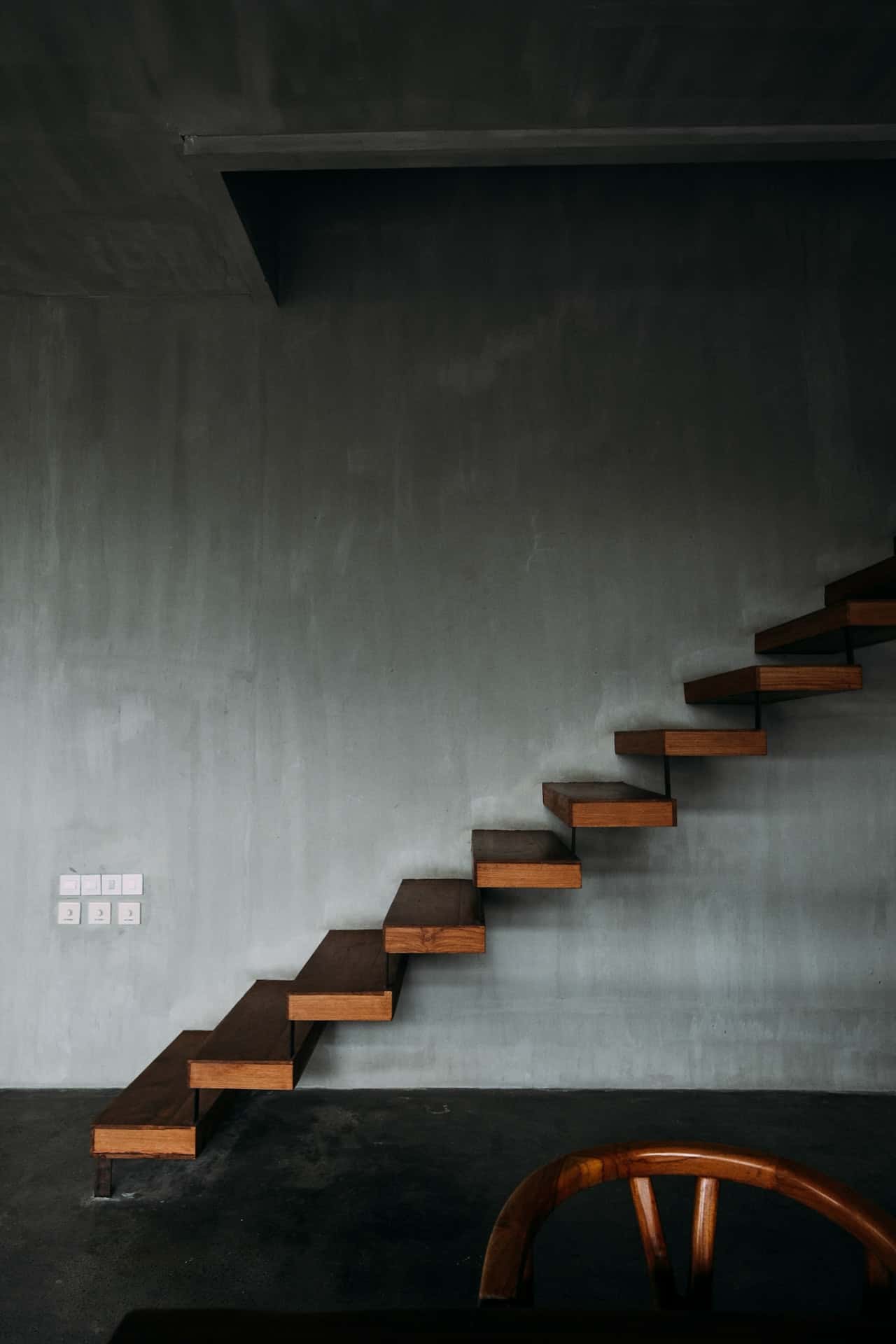 wooden stairs railing design