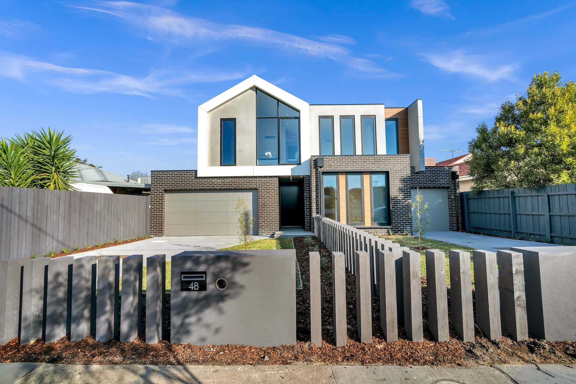 5 bhk home with glass windows