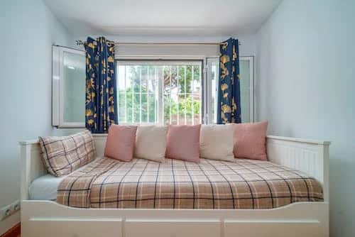contemporary bed design