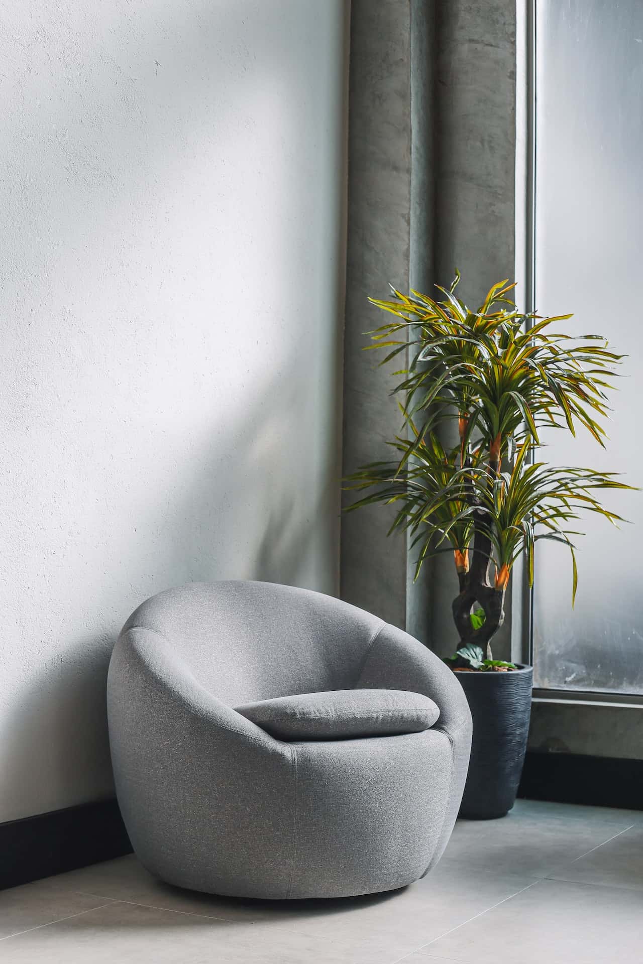 dainty ottoman egg chair