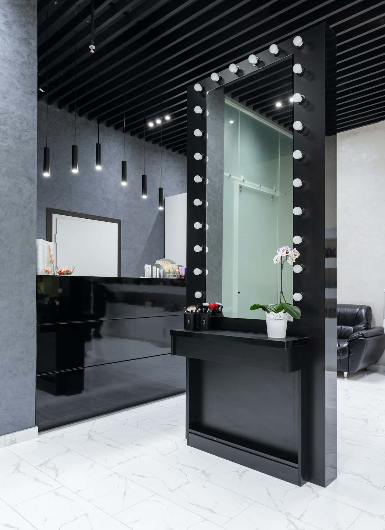 false ceiling colour combination with black