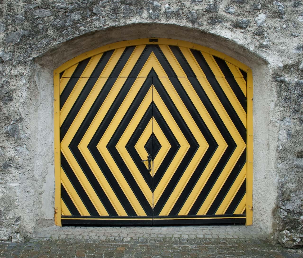 funky double door grill gate