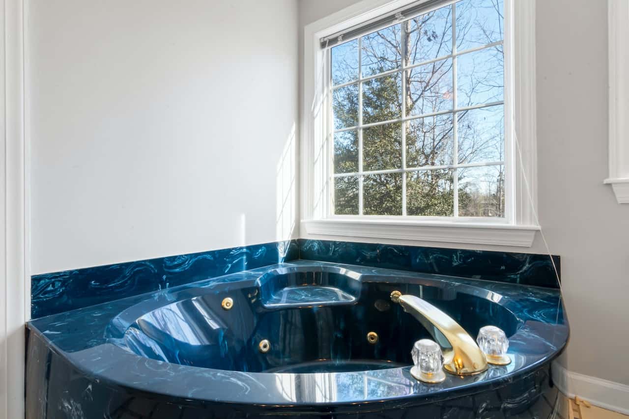 hard granite finish for bedroom jacuzzi