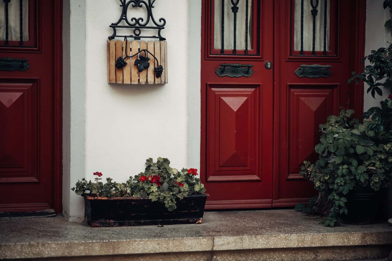 house entrance Vastu with plants