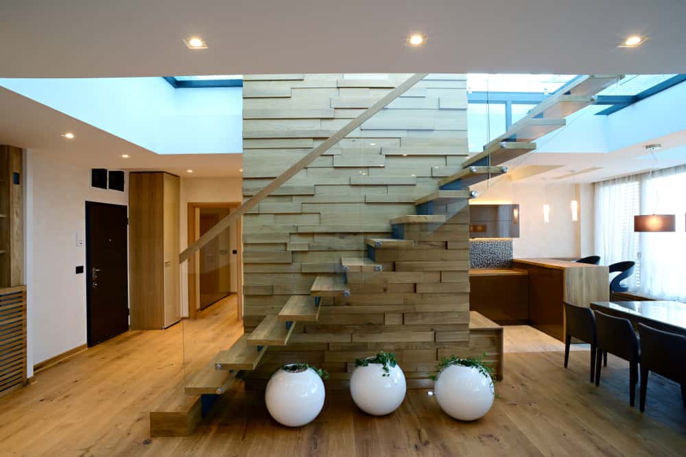 illuminated glass staircase