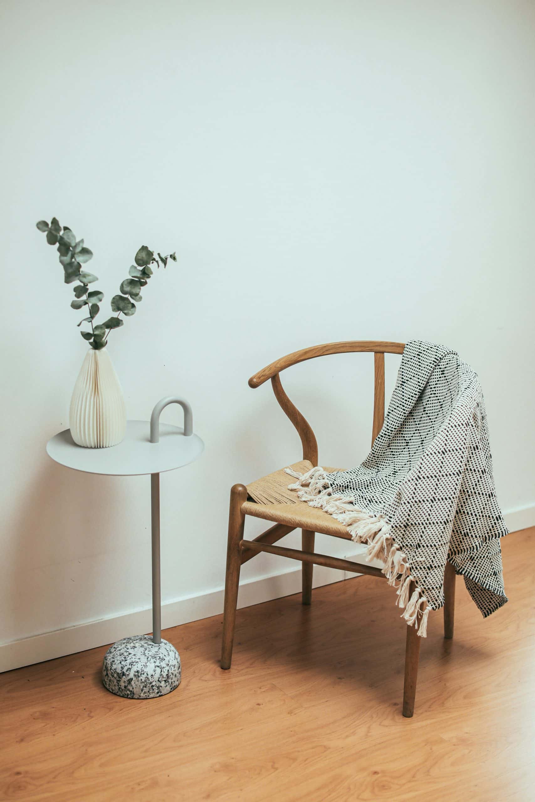 living room side table decor idea