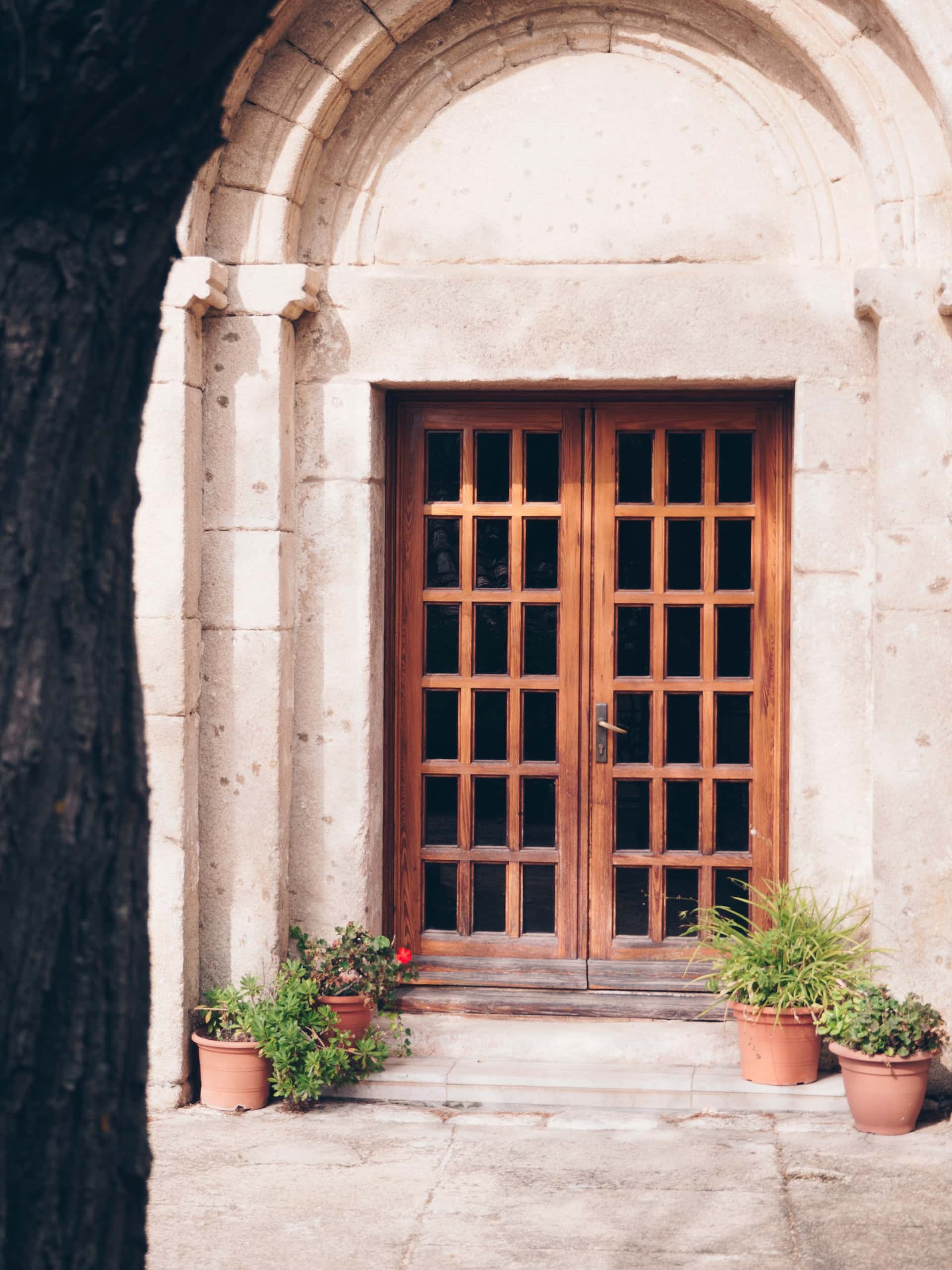 main door direction as per vastu