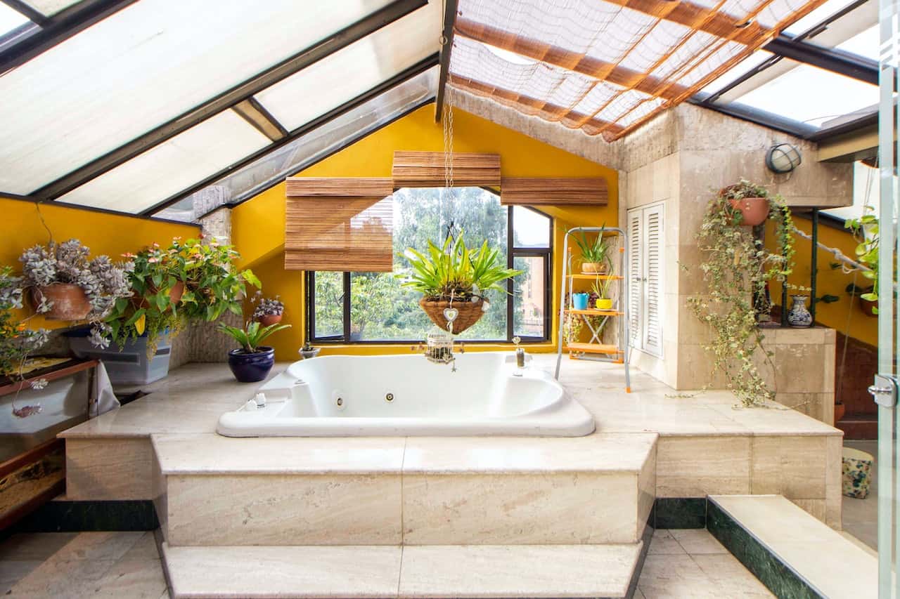 maintenance of the bedroom with jacuzzi