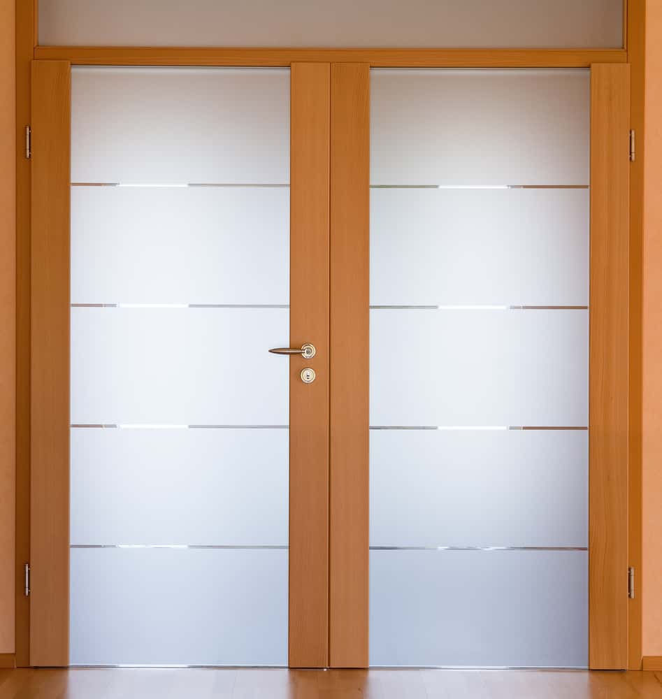Elegant screen door designs with wooden panel style