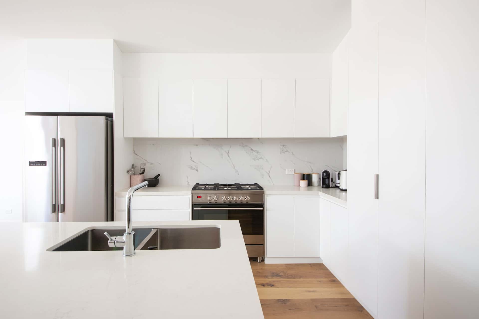 modular kitchen with wash basin