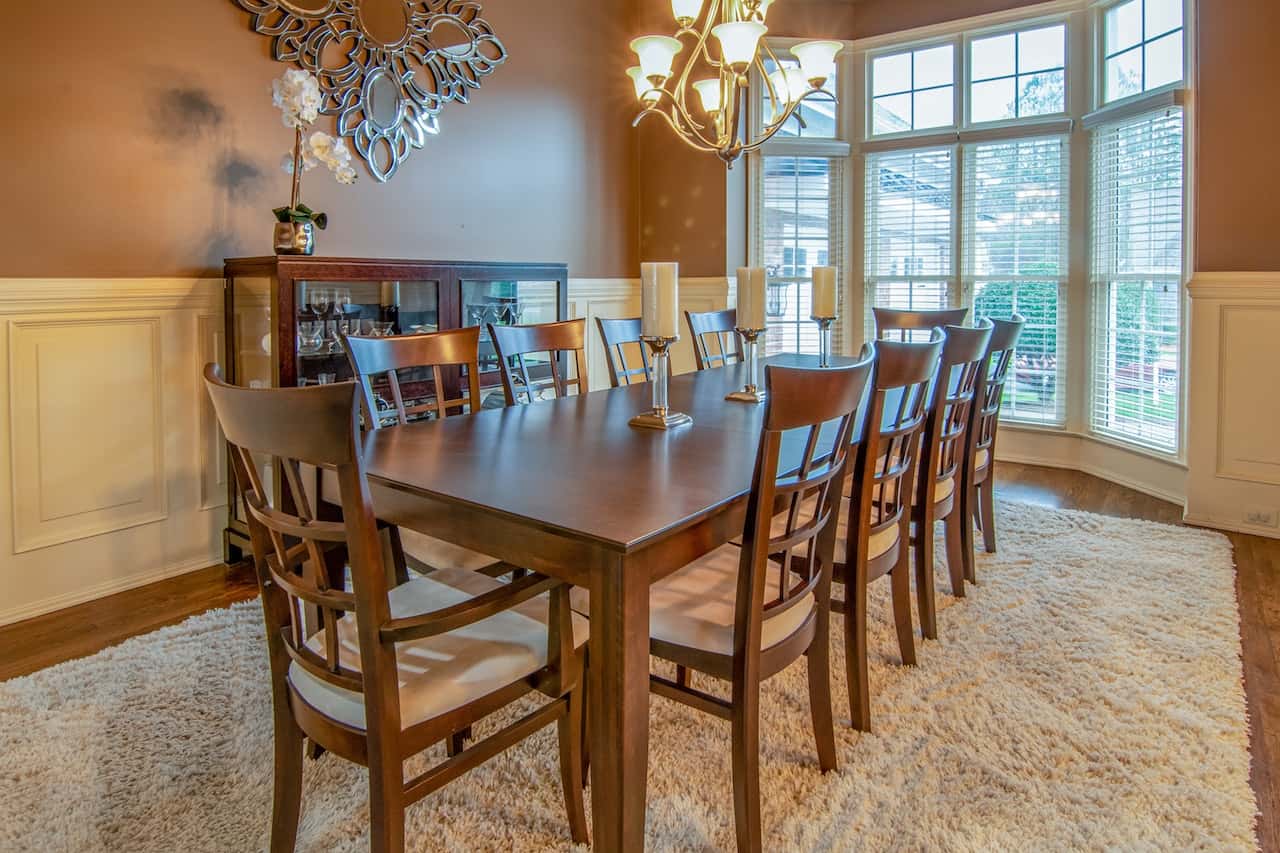 nature-inspired dining room wall colours