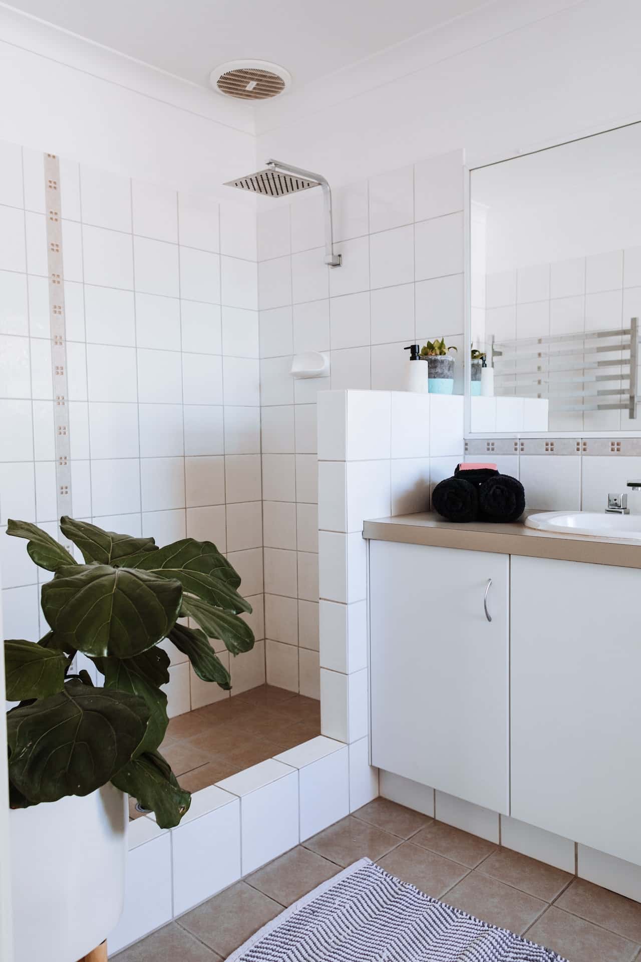 no glass and no door showers