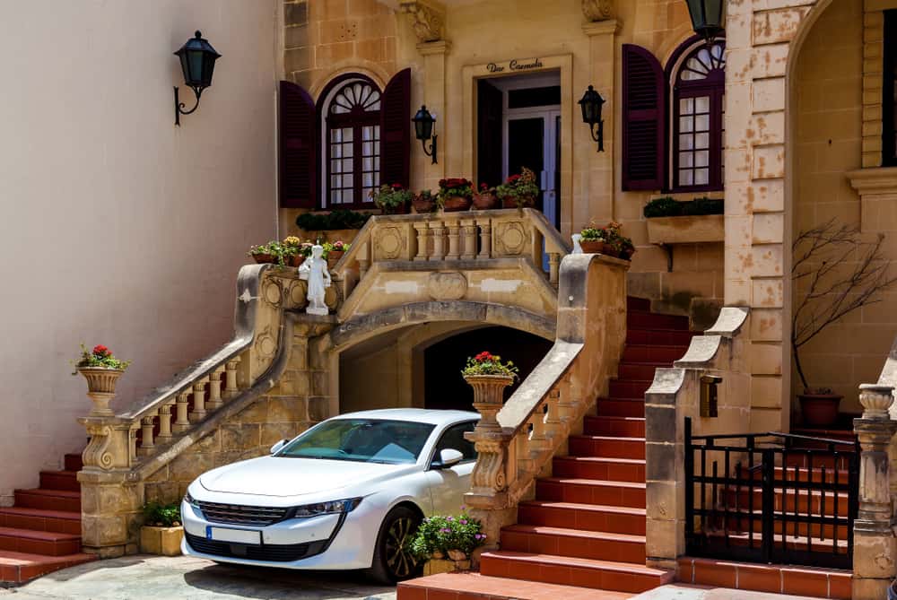 Palatial Front Stair Designs