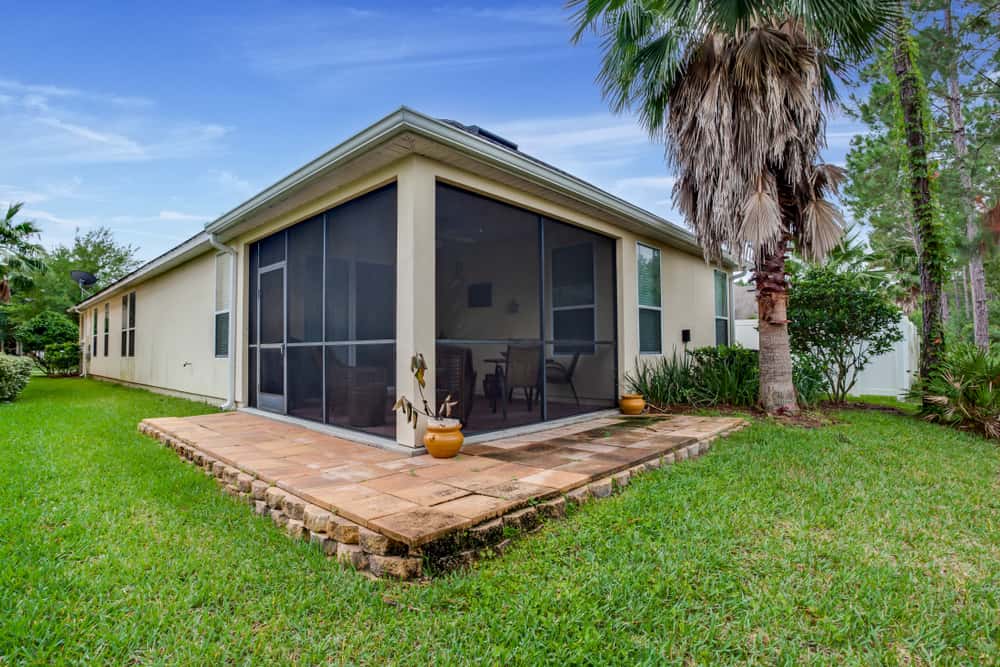 Patio screen door designs enhancing backyard comfort and privacy
