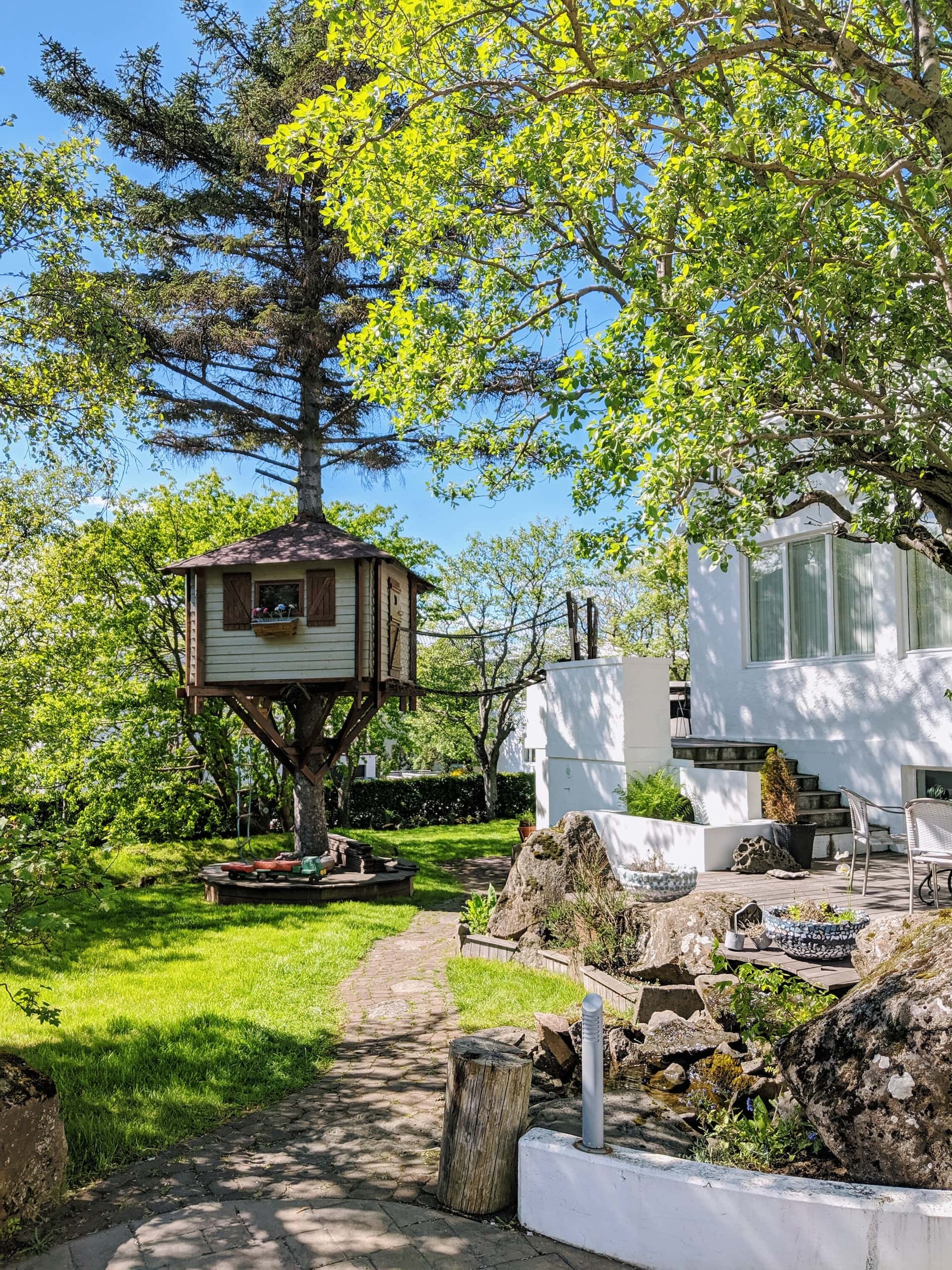 traditional tree house design
