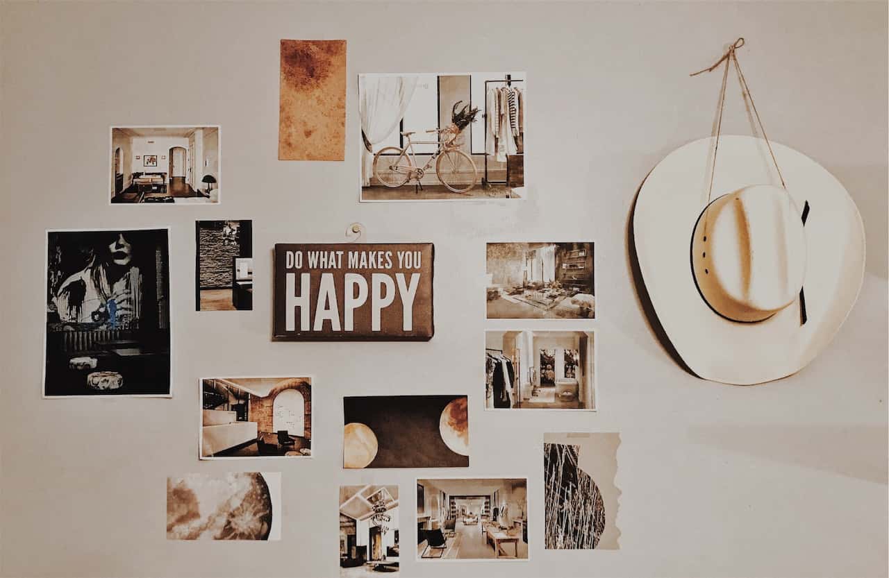 wall entrance decor