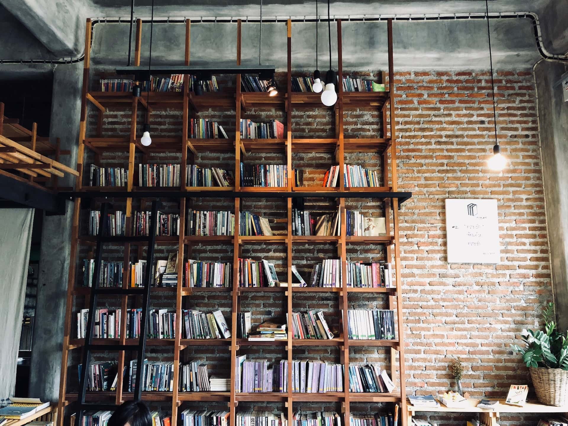 wall rack for books