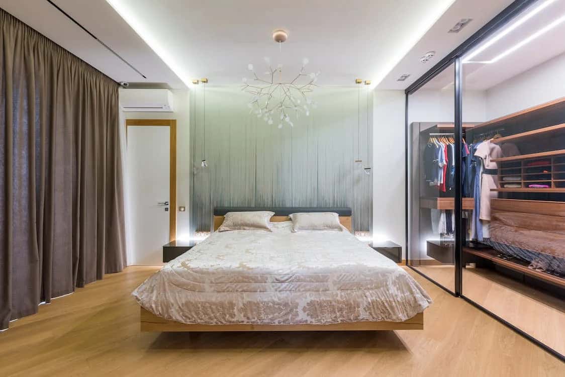 wall-to-wall closet