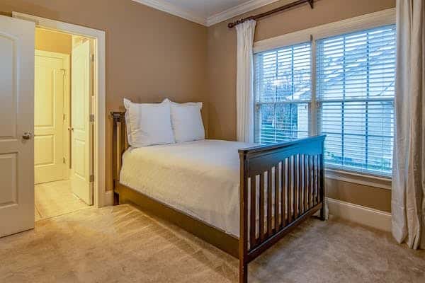 wood single bed