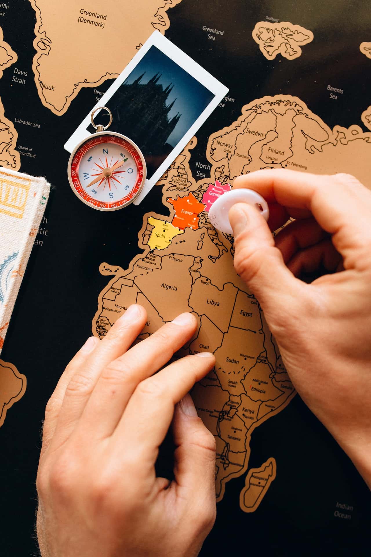 world map decor idea