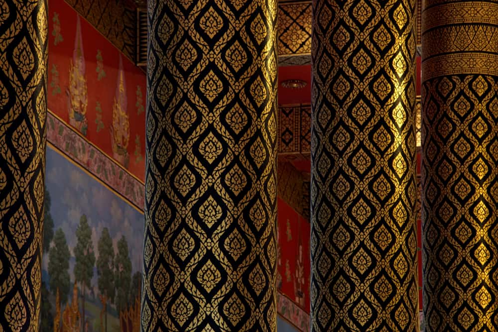 buddhist temple pillar