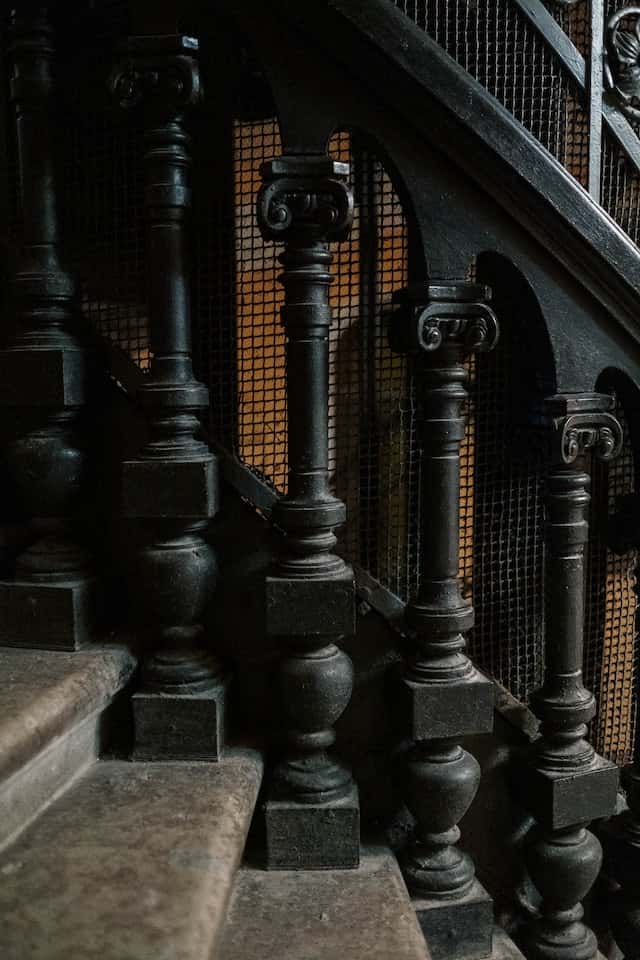 countryside wooden pillar
