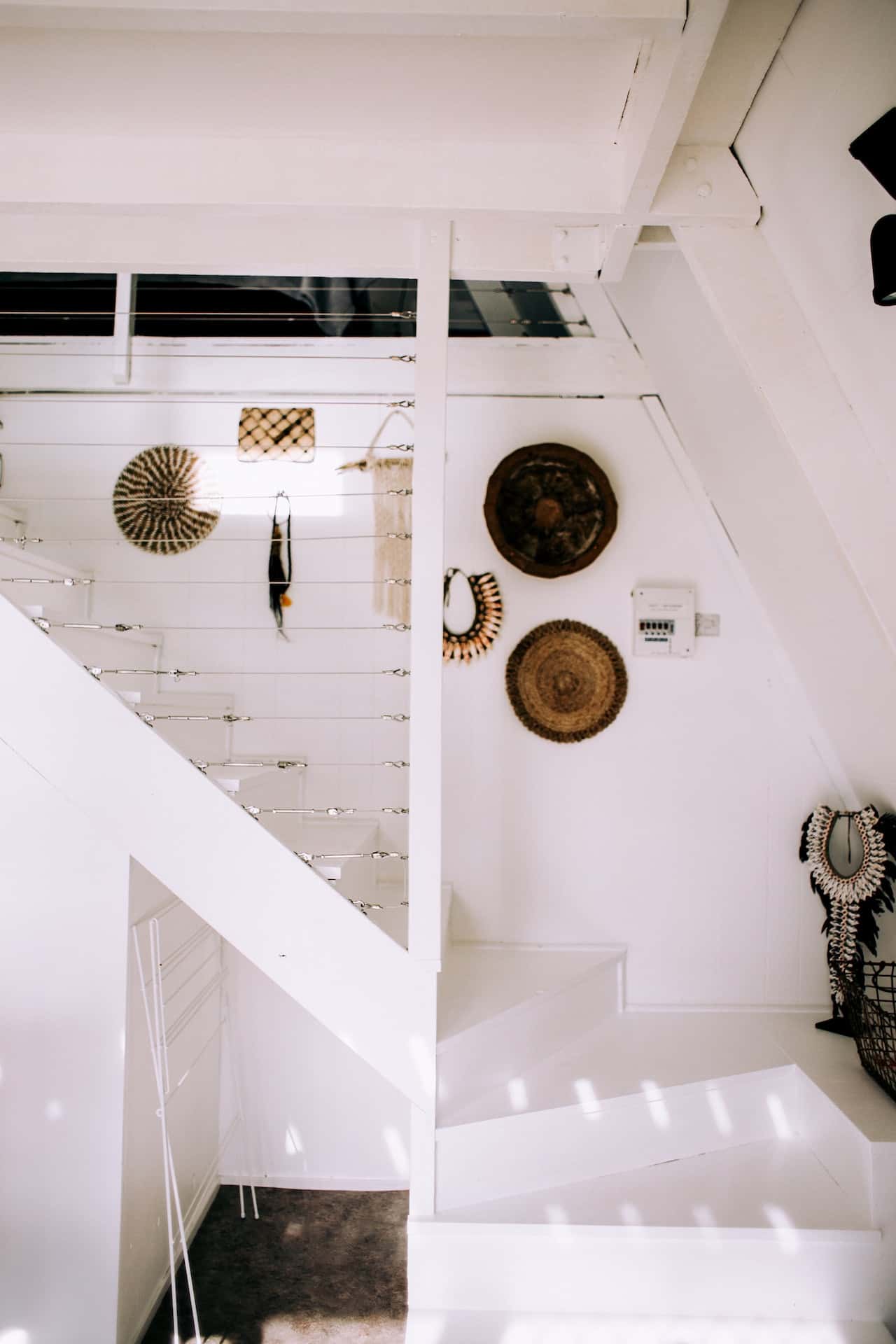 floor to ceiling pillar design