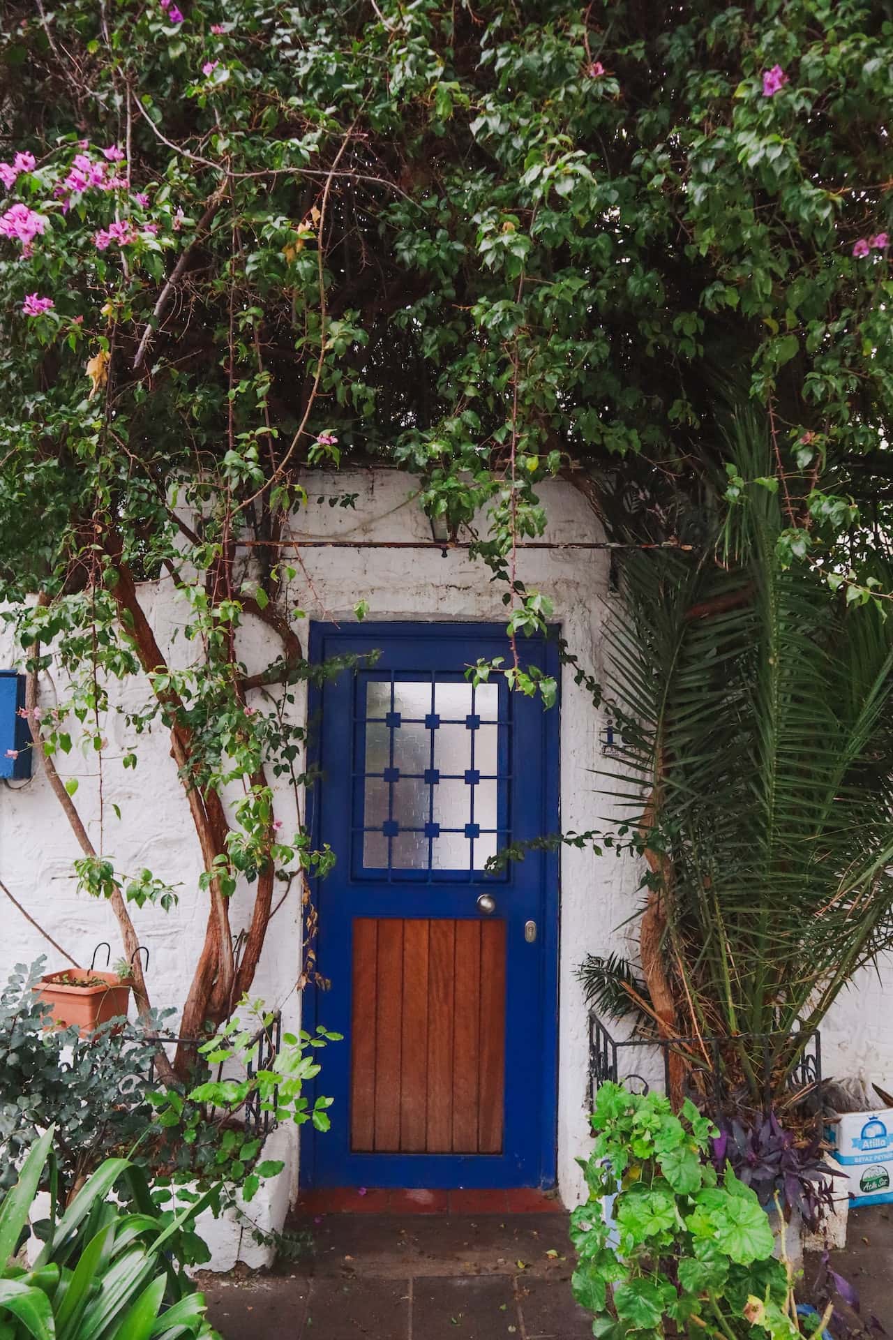 geometric modern net door design