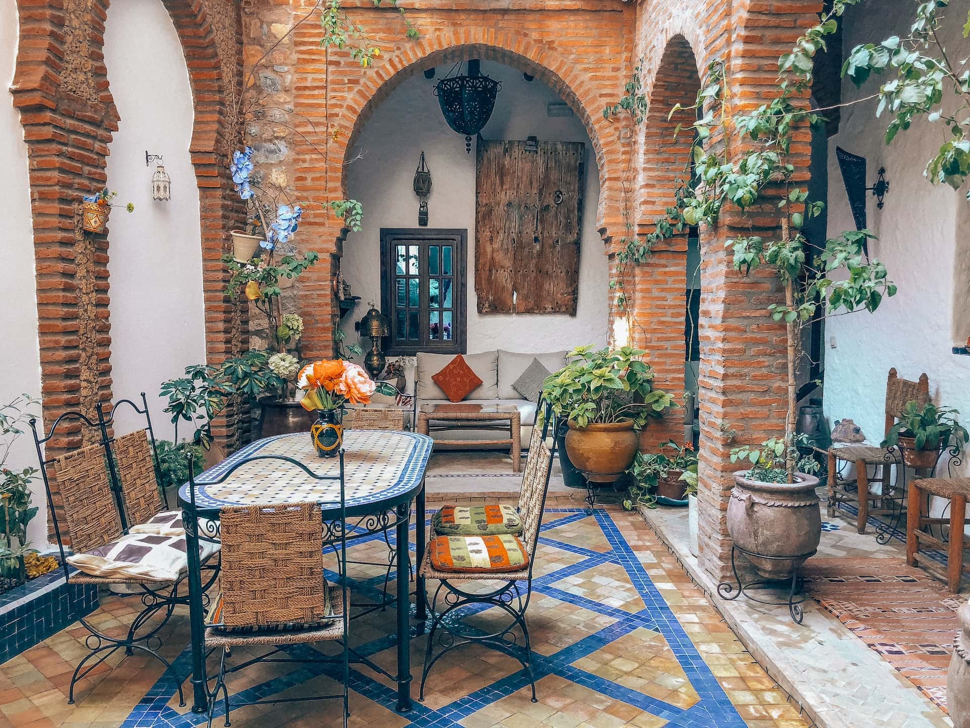 vintage brick house arch design