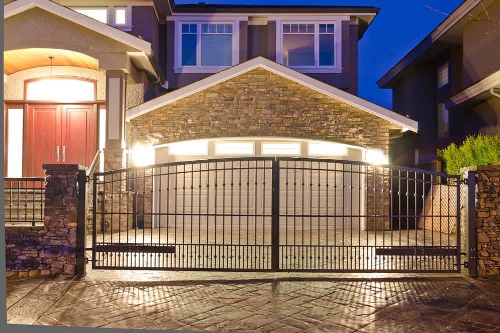 stunning entrance pillar design