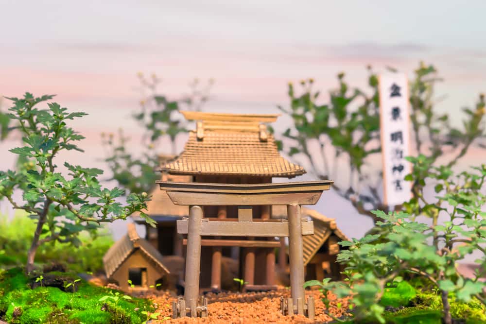 temple-themed miniature garden idea