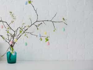 Easter tree blue vase colourful eggs