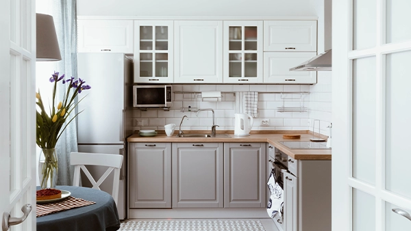 White grey kitchen