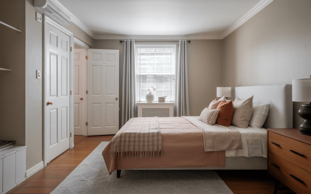 A bright bedroom layout showing the correct sleeping direction to enhance morning energy.