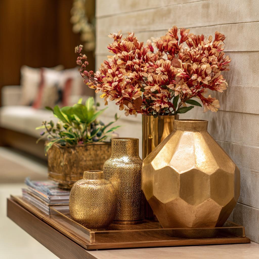 Gold metallic vases festive interior decor 2026